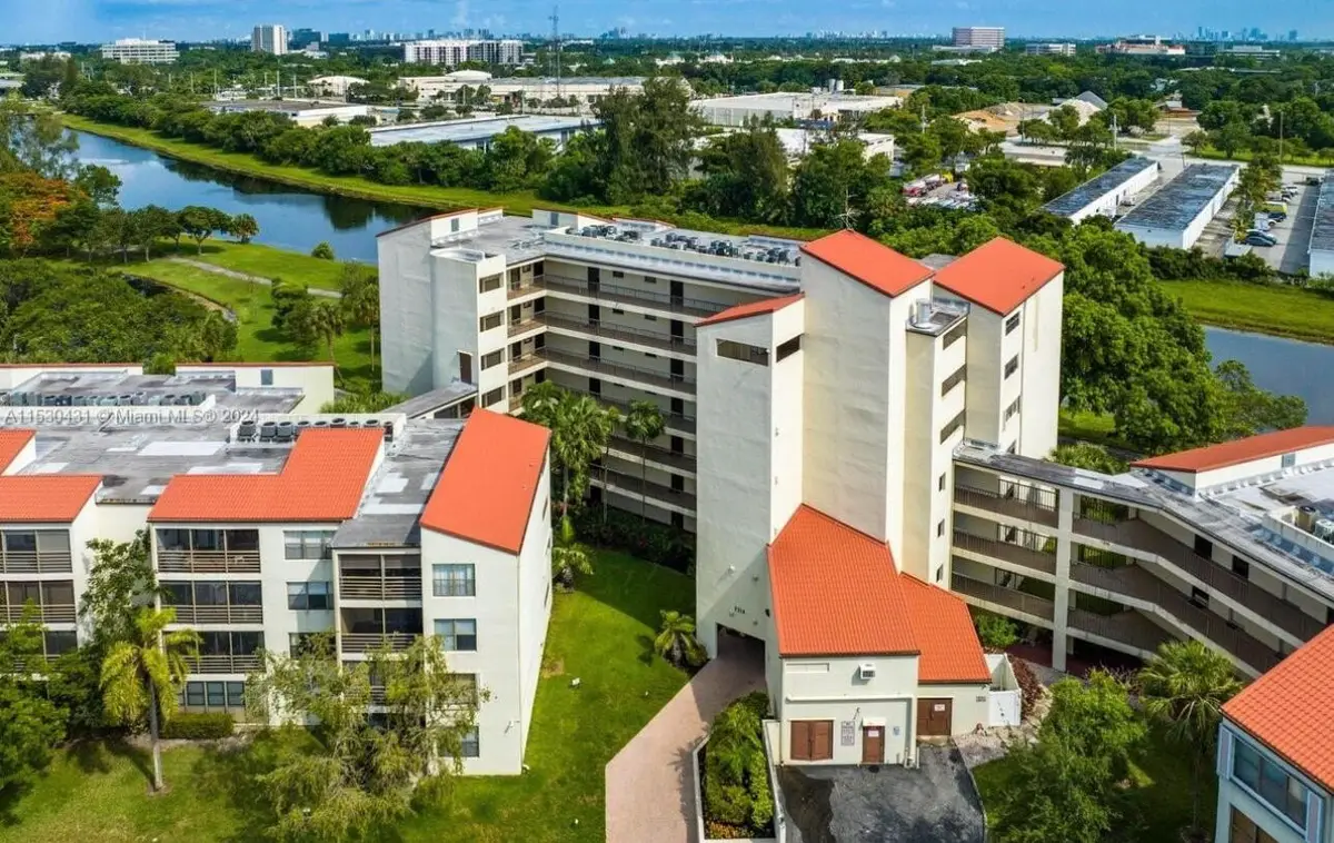 2314 S Cypress Bend Drive #Unit 313, Pompano Beach, FL 33069 - #1