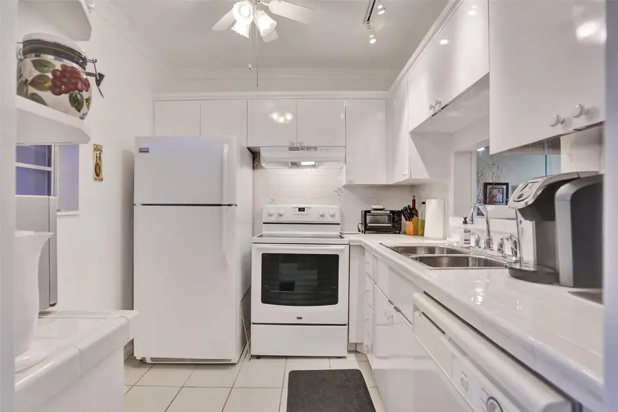 4706 NW 36th Street #409, Lauderdale Lakes, FL 33319 - #3