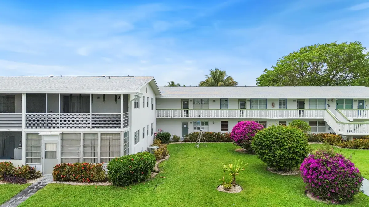 392 Markham R, Deerfield Beach, FL 33442 - #1