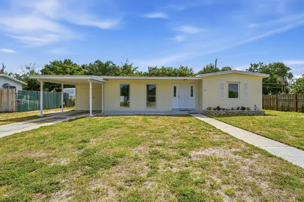 215 SE Airoso Boulevard, Port St Lucie, FL 34983