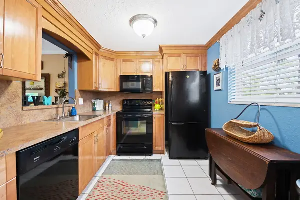 8004 Lagos De Campo Boulevard #C-203, Tamarac, FL 33321