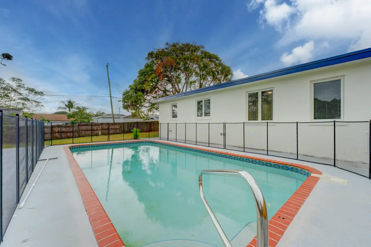840 Bradley Street, West Palm Beach, FL 33405 - #1