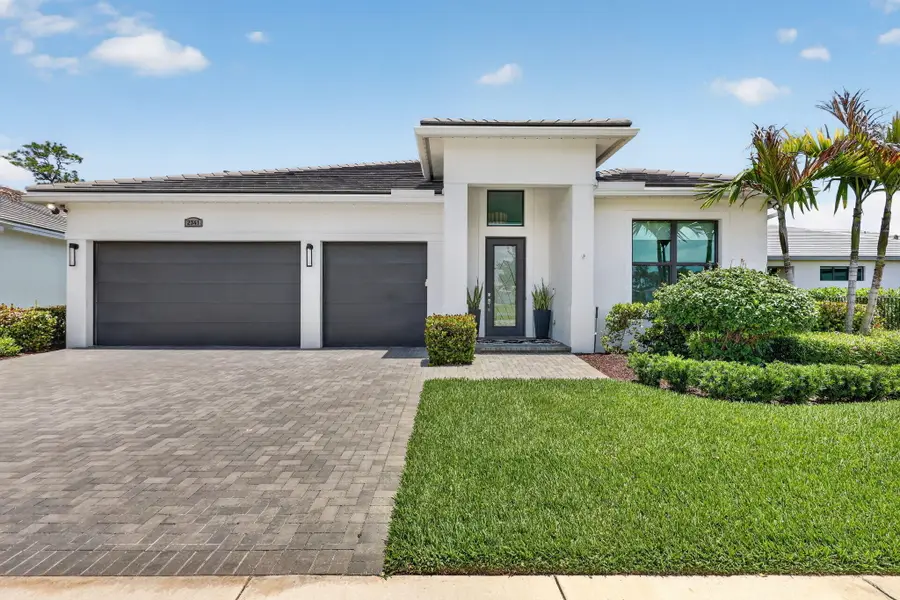 2341 SE Canopy Cove Lane, Port Saint Lucie, FL 34984 - #2