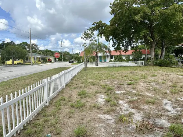 312 12th Avenue N, Lake Worth, FL 33460