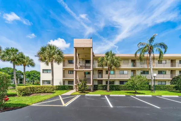 5550 Witney Drive #102, Delray Beach, FL 33484