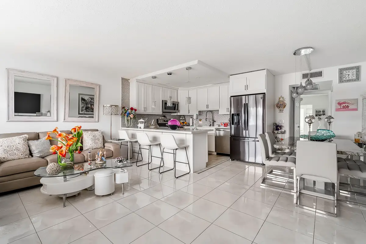 1012 Lincoln #1012, Boca Raton, FL 33434 - #1