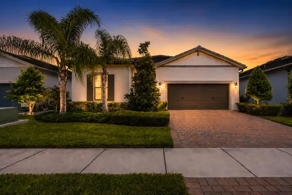 599 SE Villandry Way, Port St Lucie, FL 34984