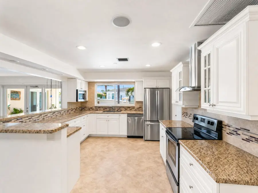 330 SE 10th Street, Pompano Beach, FL 33060 - #2