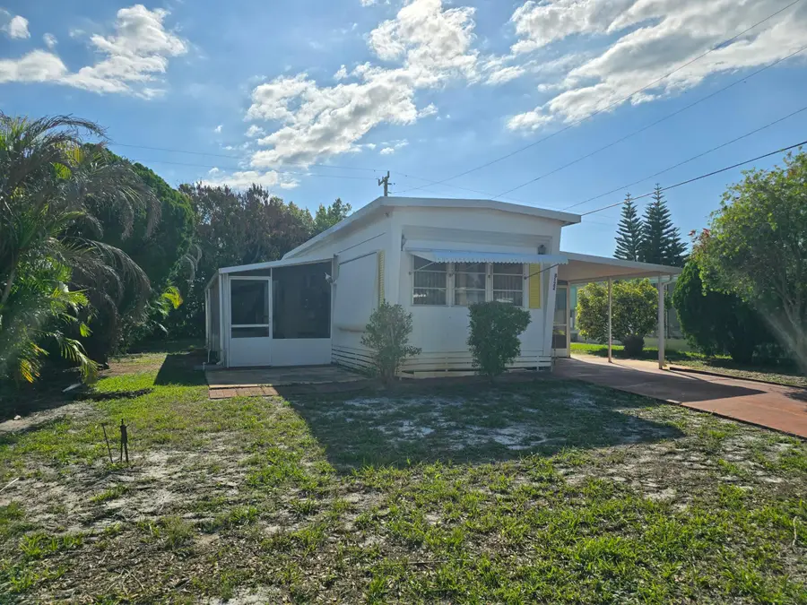 8122 SE Skylark Avenue, Hobe Sound, FL 33455 - #2