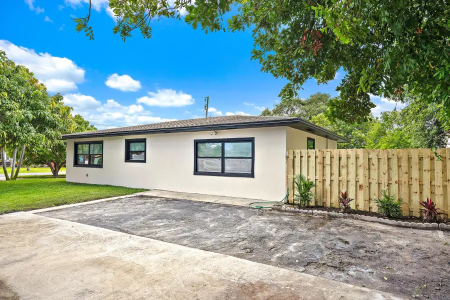 117 SE 22nd Avenue, Boynton Beach, FL 33435 - #3