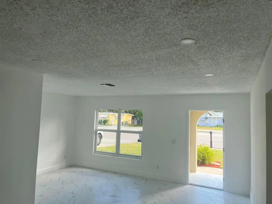 2747 Summit Boulevard, West Palm Beach, FL 33406 - #2