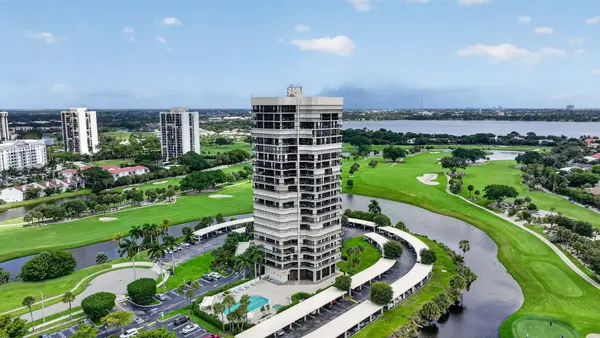 1900 Consulate Place #1705, West Palm Beach, FL 33401