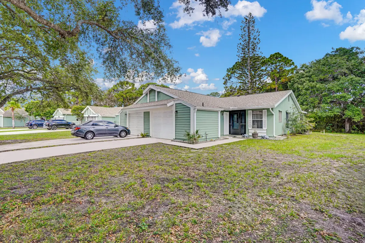 1370 SE Rivergreen Circle, Port Saint Lucie, FL 34952 - #1
