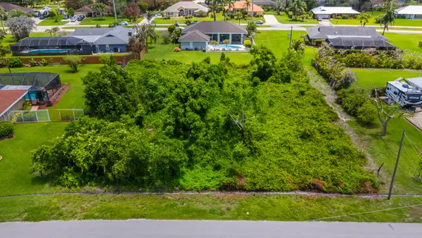 2012 SE Giffen Avenue, Port St Lucie, FL 34952