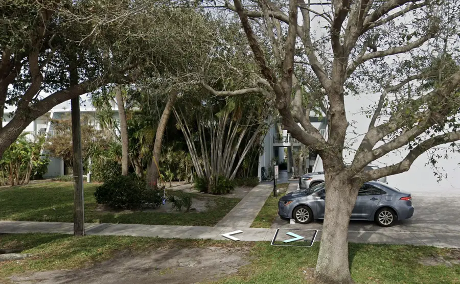 725 Hummingbird Way #111, North Palm Beach, FL 33408 - #2