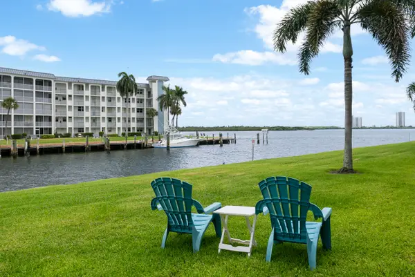 111 Shore Court #203, North Palm Beach, FL 33408