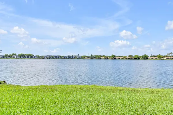 5510 Lakeside Drive #202, Margate, FL 33063