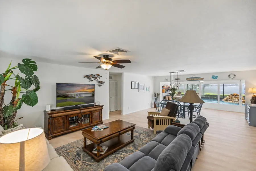 2066 SE 5th Ct Court Se, Vero Beach, FL 32962 - #3