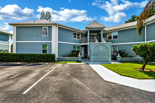 3296 SE Aster Lane, Stuart, FL 34994