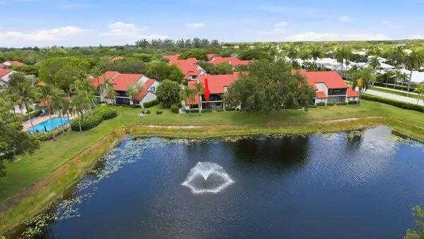 22 Lexington Lane W #D, Palm Beach Gardens, FL 33418