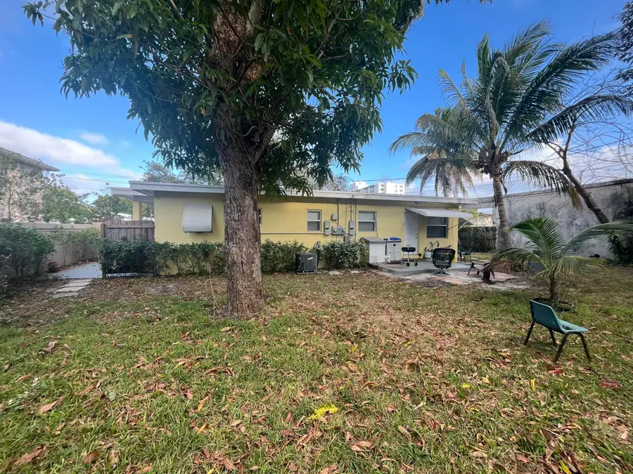 211 N A Street, Lake Worth Beach, FL 33460 - #2