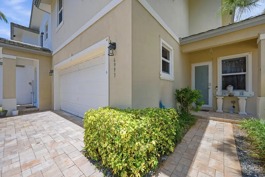 6993 Pines Circle, Coconut Creek, FL 33073 - #2