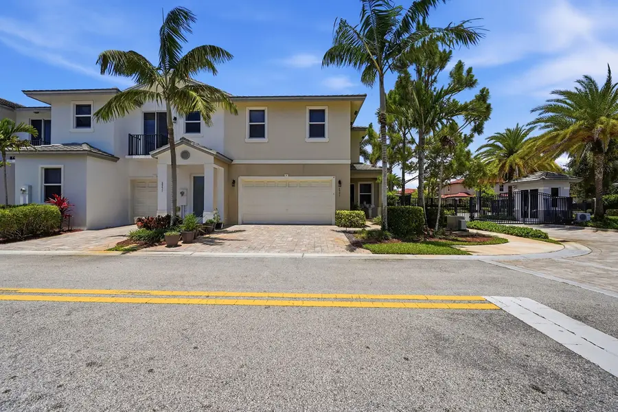 6993 Pines Circle, Coconut Creek, FL 33073 - #3