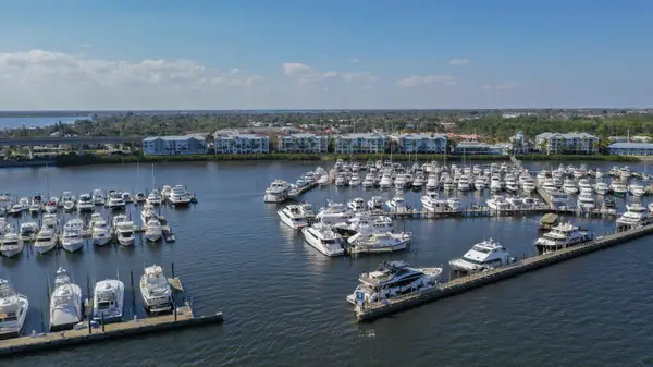 975 NW Flagler Avenue #206, Stuart, FL 34994