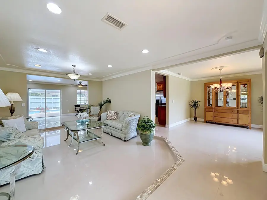 851 E Plantation Circle, Plantation, FL 33324 - #3