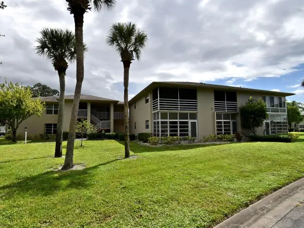 26 Lake Vista Trail #Apt 104, Port St Lucie, FL 34952