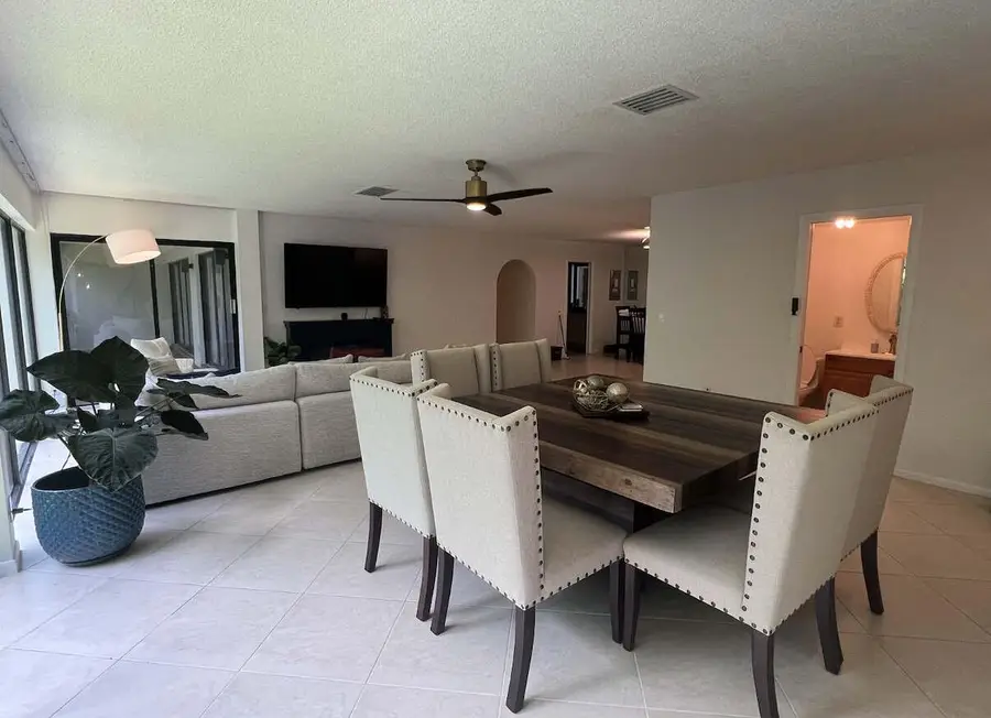 1639 Embassy Drive #202, West Palm Beach, FL 33401 - #3