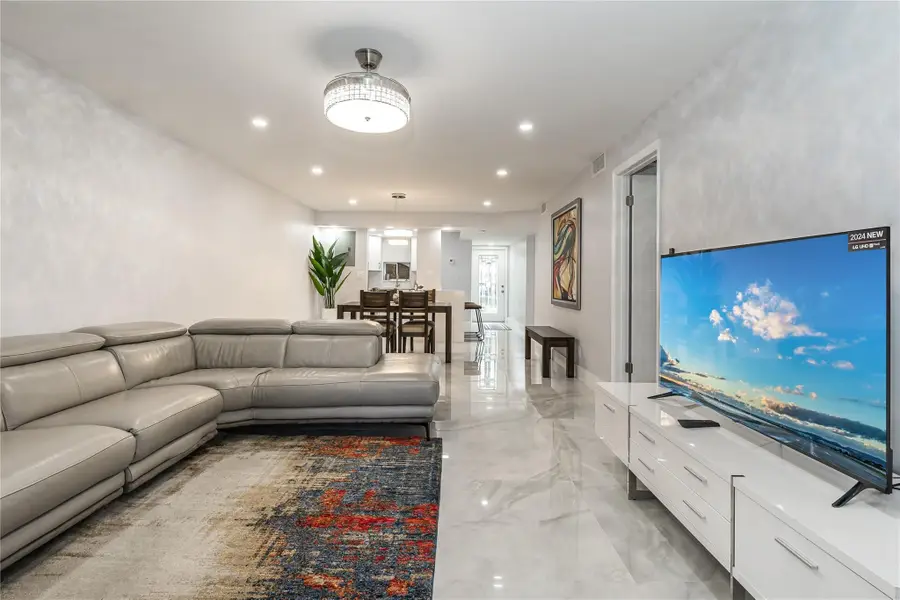 9523 S Hollybrook Lake Drive #102, Pembroke Pines, FL 33025 - #2