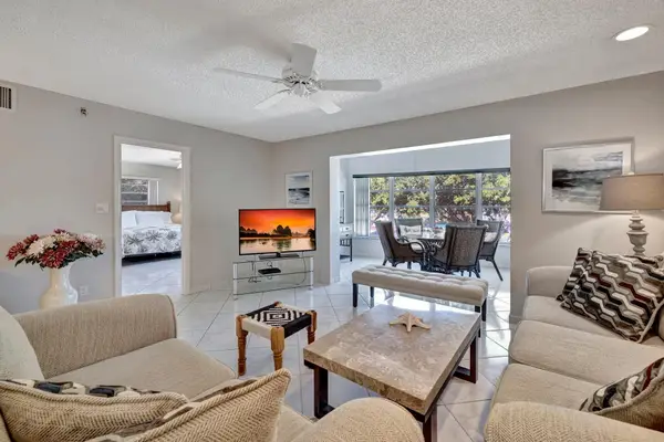 4270 NW 40th Street #302, Lauderdale Lakes, FL 33319