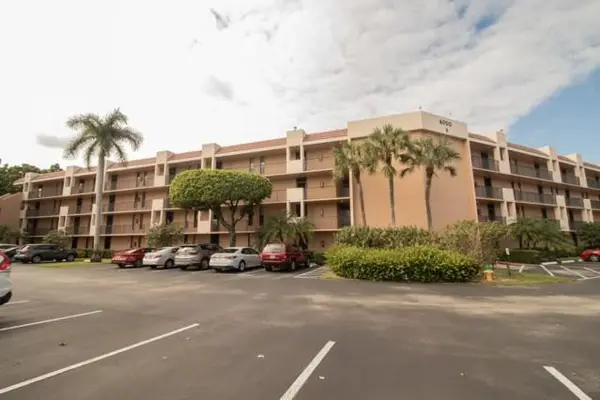 6007 Coral Lake Drive #107, Pompano Beach, FL 33063