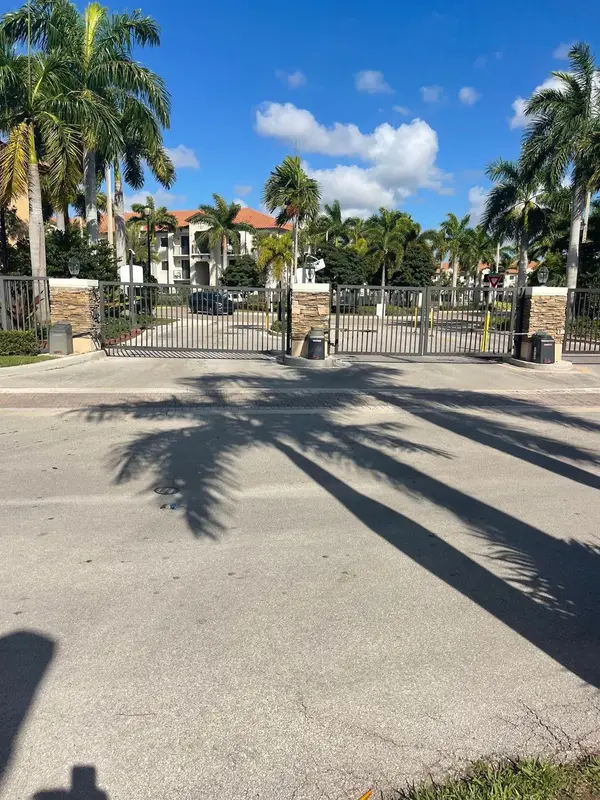 5454 NW 27 Street #5454, Margate, FL 33063
