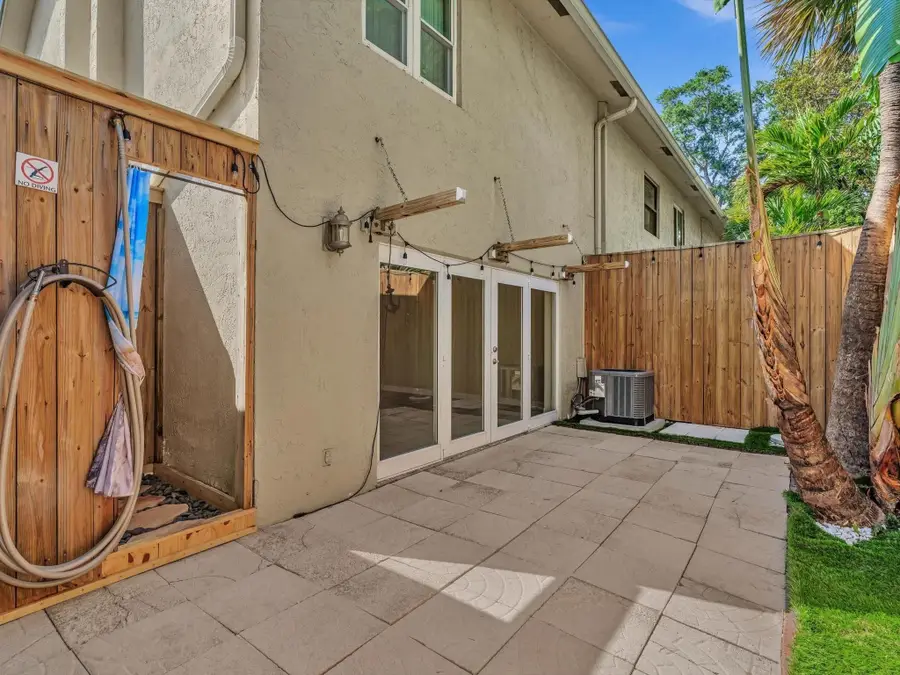 499 SE 13th Street #8e, Fort Lauderdale, FL 33316 - #2