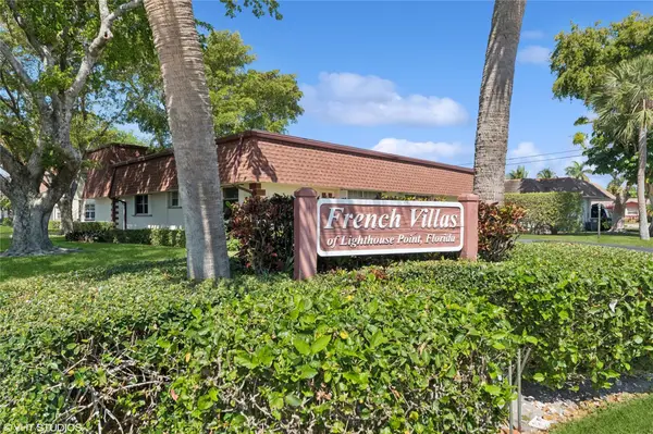 2011 NE 32nd Court #26, Lighthouse Point, FL 33064