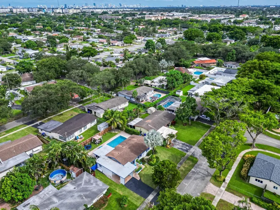 315 S 57th Avenue, Hollywood, FL 33023 - #2