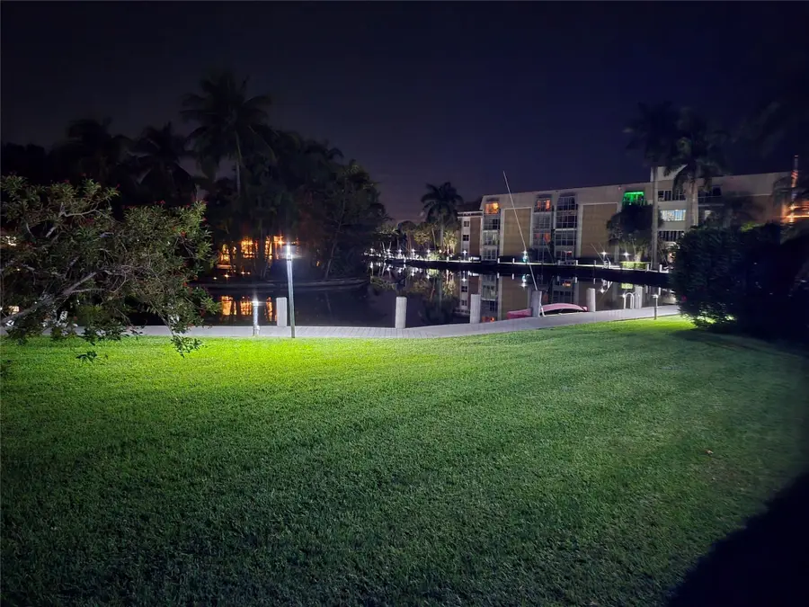 3010 NE 16 Avenue #102, Oakland Park, FL 33334 - #2