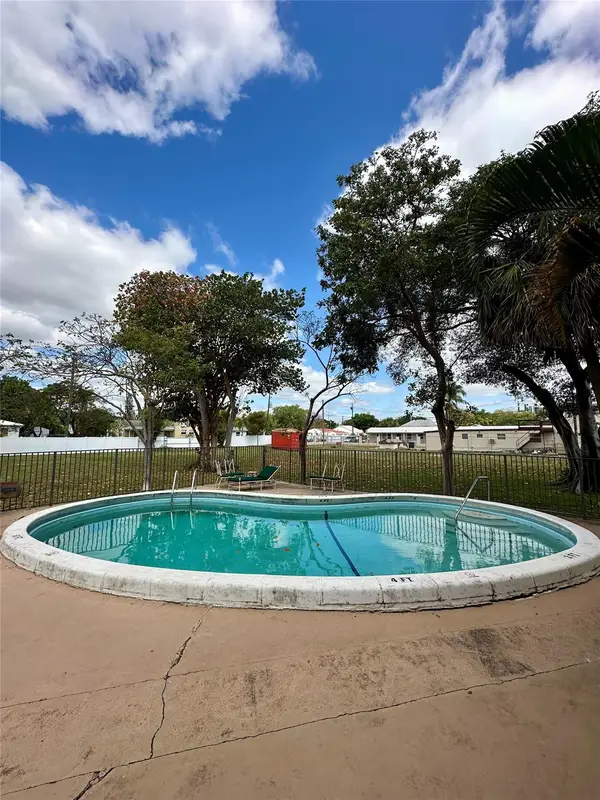 348 S Federal Highway #2, Dania Beach, FL 33004