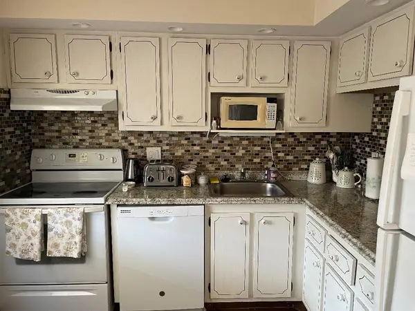 7410 NW 1st Street #202, Margate, FL 33063