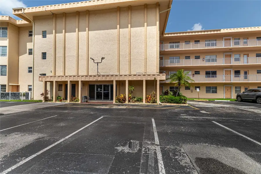 4151 NW 41st Street #409, Lauderdale Lakes, FL 33319 - #3