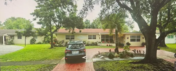 5620 Monroe Street, Hollywood, FL 33023