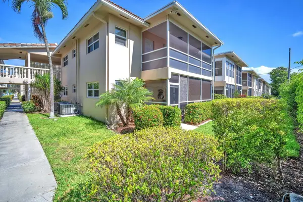 2131 NE 42nd Court #104e, Lighthouse Point, FL 33064