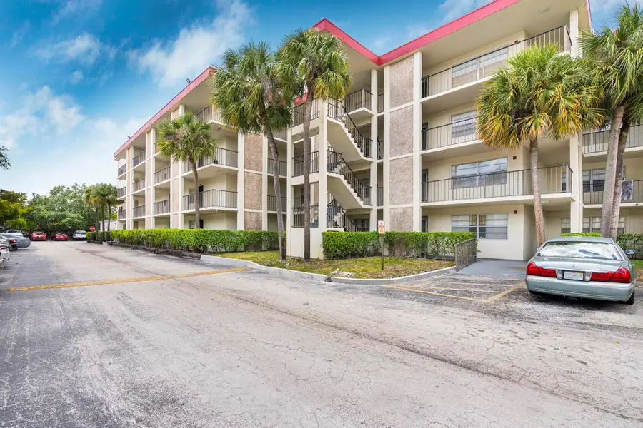 3000 NW 48th Terrace #423, Lauderdale Lakes, FL 33313 - #3