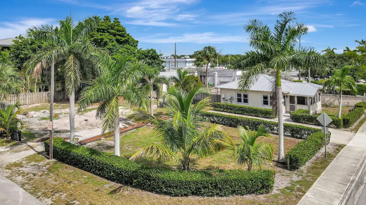 11 SW 11th Avenue, Fort Lauderdale, FL 33312 - #1