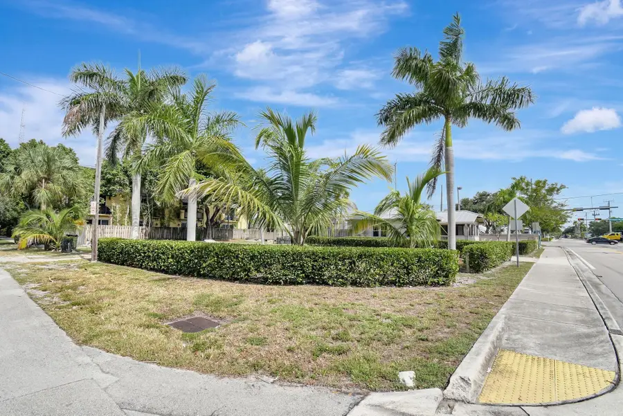 11 SW 11th Avenue, Fort Lauderdale, FL 33312 - #2