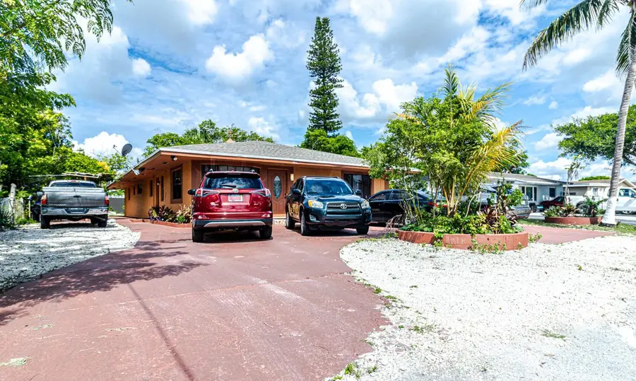 661 SW 28th Way, Fort Lauderdale, FL 33312 - #3
