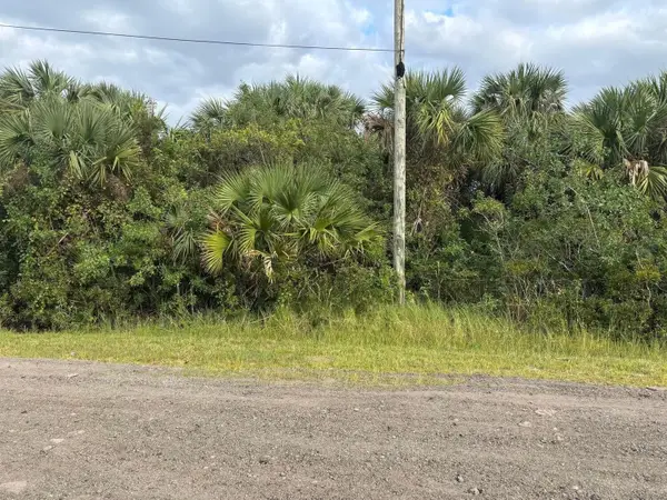 3223 SW Mockingbird Avenue, Palm Bay, FL 32908