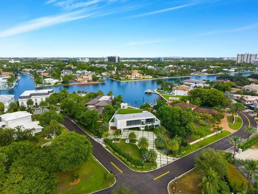 19 Gatehouse Road, Sea Ranch Lakes, FL 33308 - #2